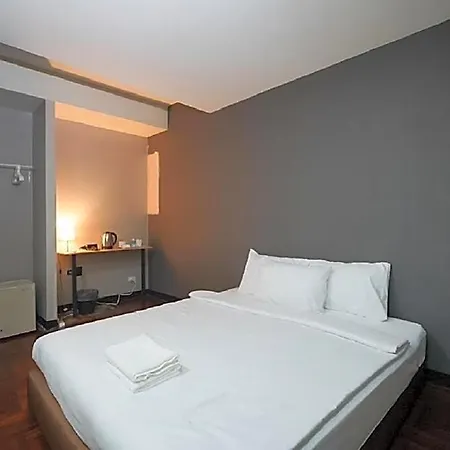 Go Inn Silom - Bts Surasak Station